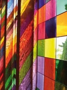 Färgat munblåst glas