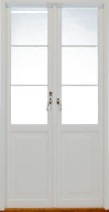 vit parfönsterdörr med specialspröjs